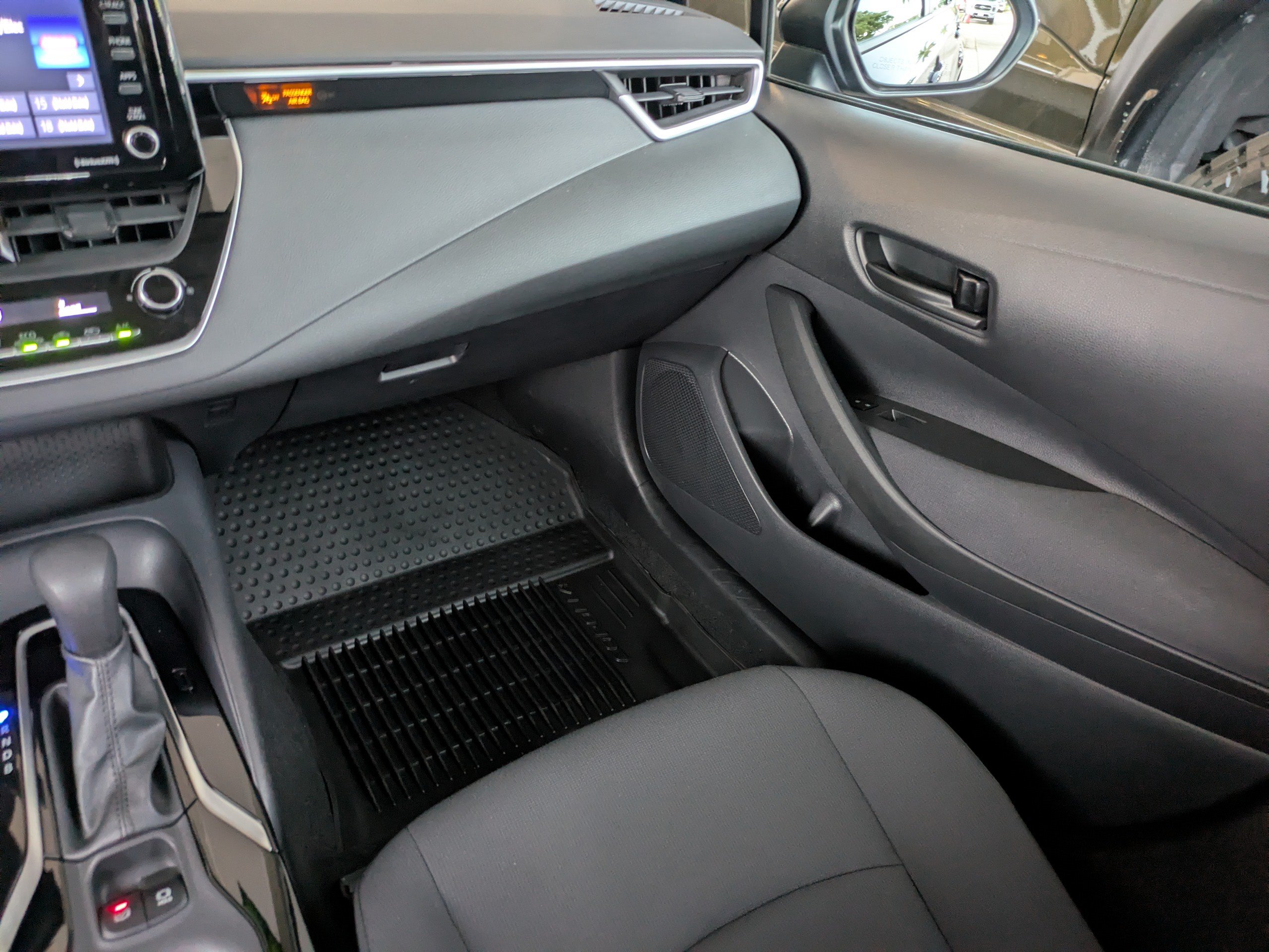 Used 2022 Toyota Corolla LE FWD image 17