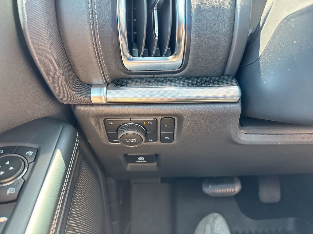 Certified 2025 Ford Expedition Max Platinum w/ Stealth Performance Package AWD/4WD image 19