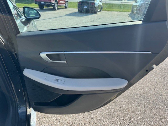 Used 2025 Hyundai Sonata SEL FWD image 28