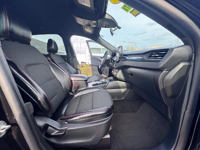 Certified 2025 Ford Escape ST-Line Select AWD/4WD image 29