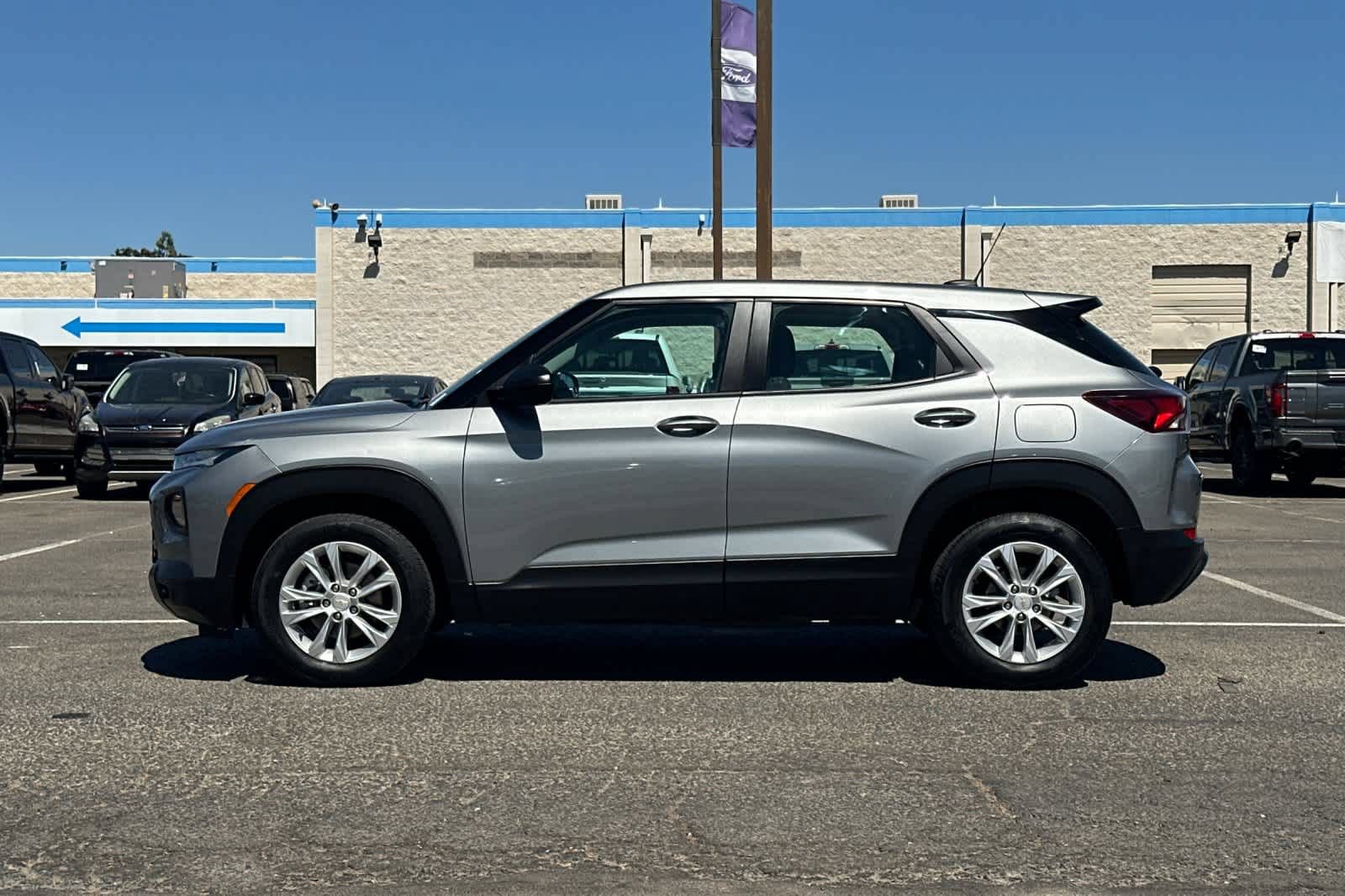 Used 2023 Chevrolet TrailBlazer LS FWD image 5