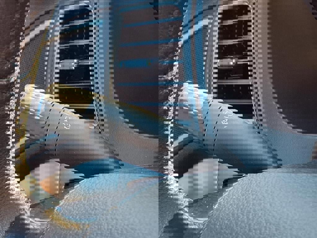 Certified 2018 Ford Explorer XLT w/ Equipment Group 202A image 18