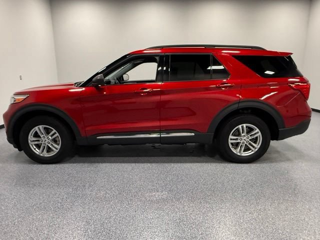 Certified 2023 Ford Explorer XLT w/ Equipment Group 202A AWD/4WD image 8