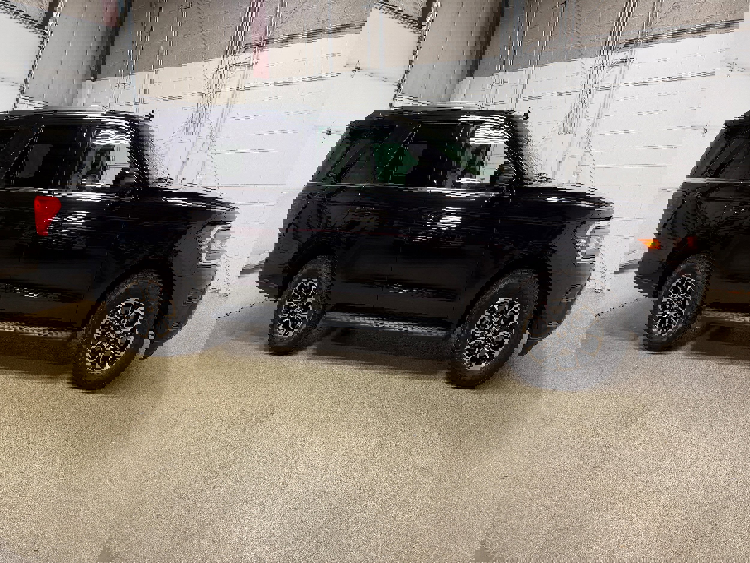 Certified 2024 Ford Expedition XLT image 2