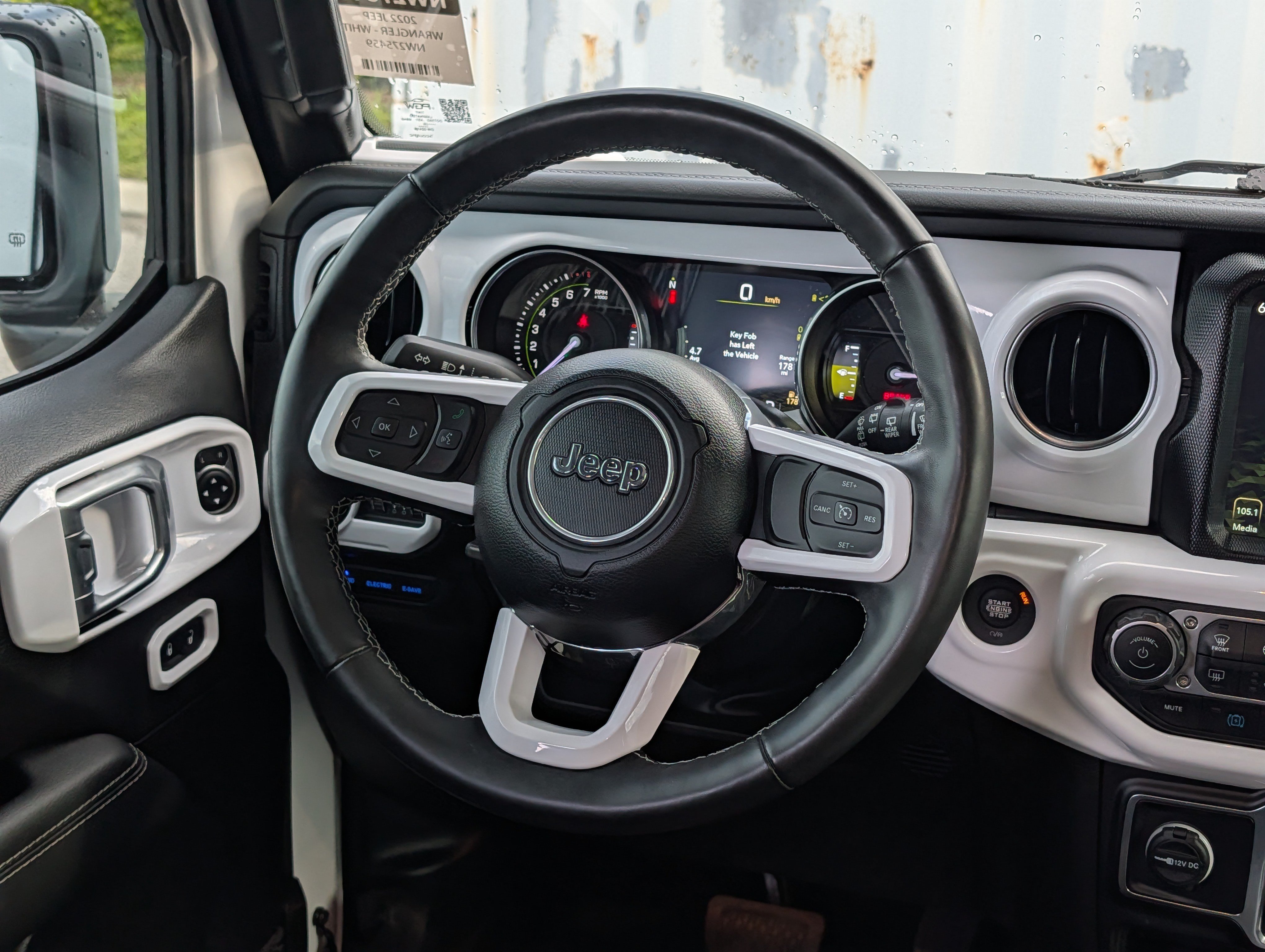 Used 2022 Jeep Wrangler Unlimited Sahara w/ Cold Weather Group AWD/4WD image 17