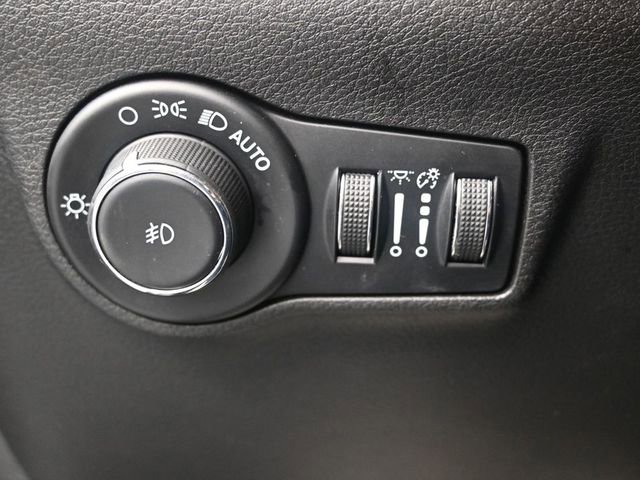 Used 2023 Jeep Compass Limited AWD/4WD image 8