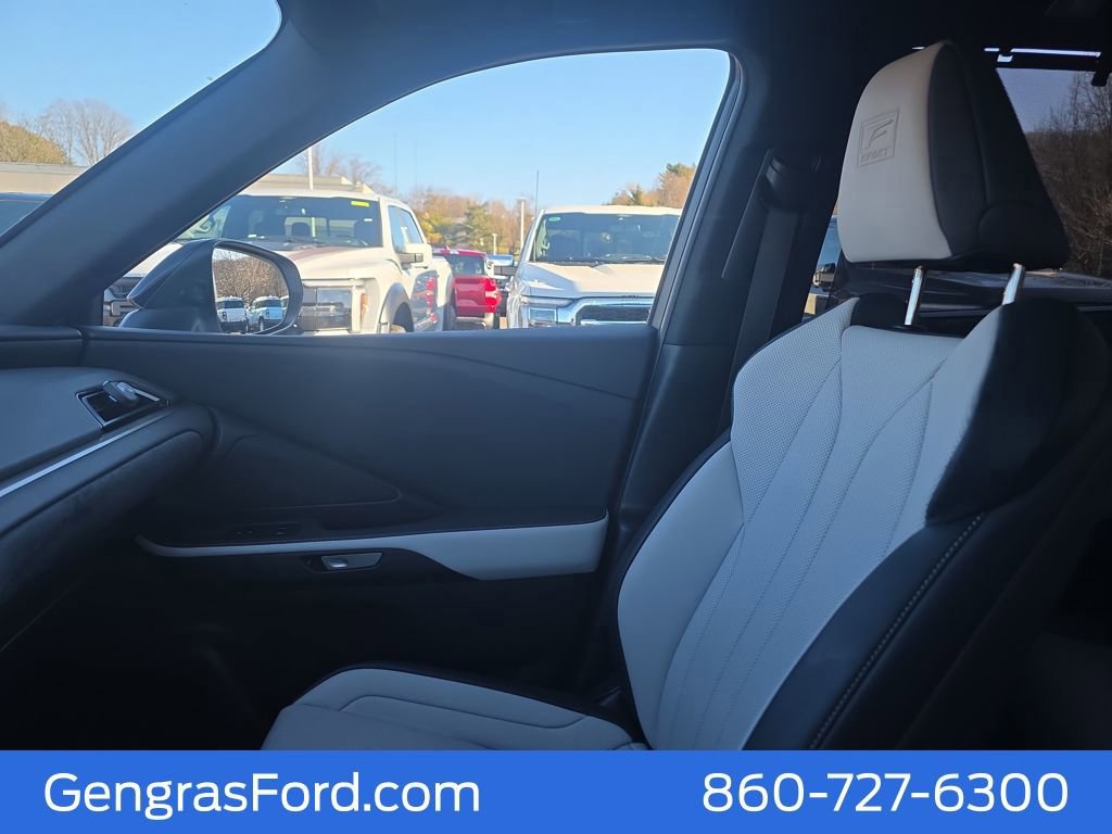 Used 2024 Lexus TX 500h AWD w/ Technology Package image 40