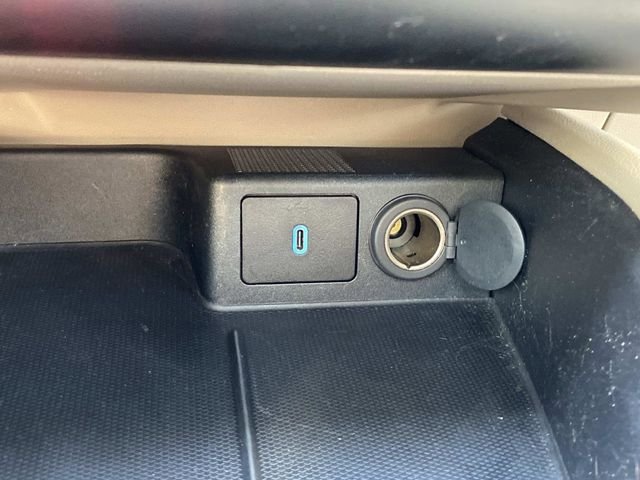 Certified 2020 Ford Escape Titanium FWD image 33