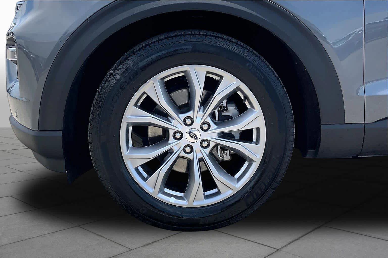 Certified 2024 Ford Explorer Limited w/ Limited Technology Package RWD image 13