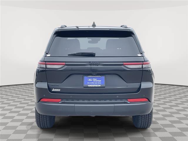 Used 2024 Jeep Grand Cherokee Altitude AWD/4WD image 8