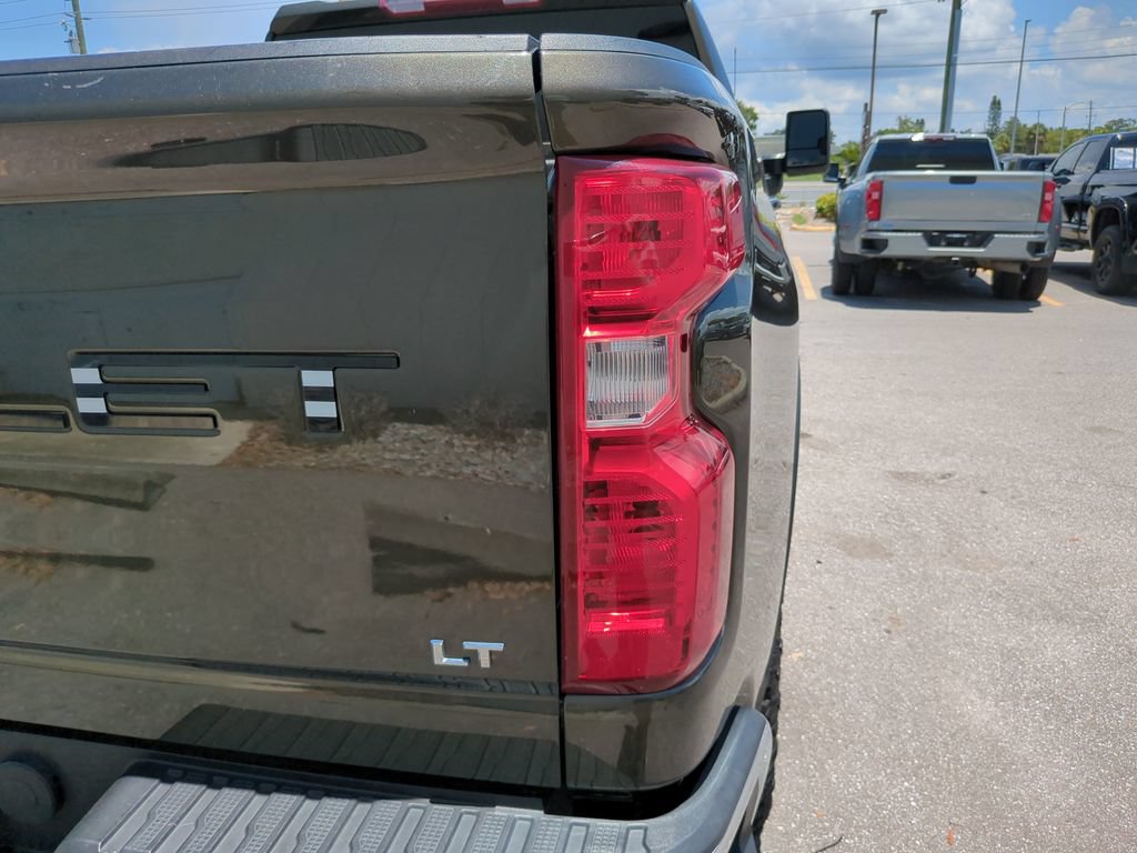 Used 2023 Chevrolet Silverado 2500 LT AWD/4WD image 13