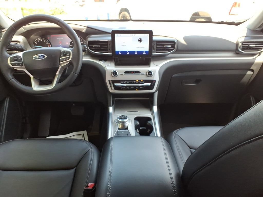 Certified 2024 Ford Explorer XLT w/ Equipment Group 202A AWD/4WD image 13