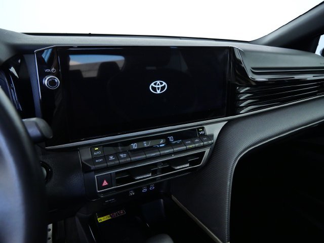 Used 2025 Toyota Camry SE w/ Multimedia Upgrade Package AWD/4WD image 18