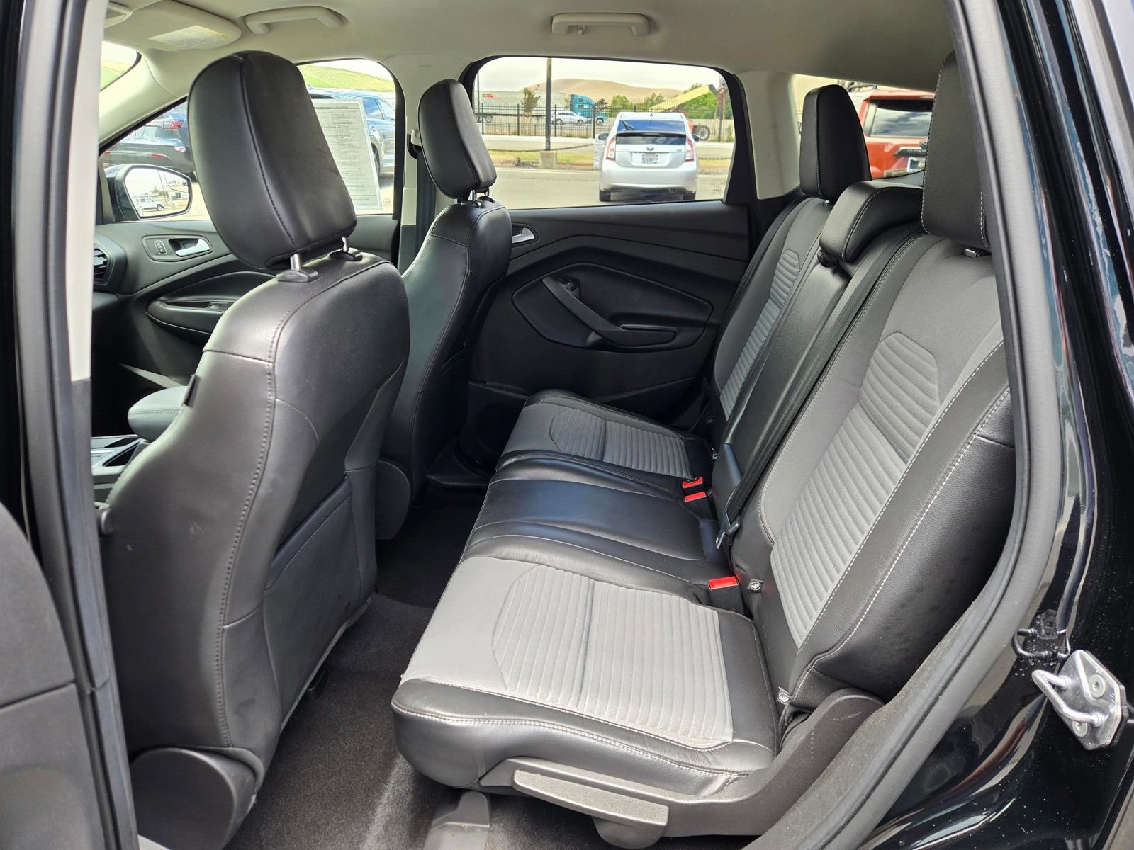 Certified 2018 Ford Escape SE w/ SE Sport Appearance Package AWD/4WD image 12