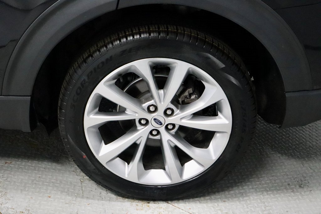 Certified 2023 Ford Explorer Platinum w/ Class IV Trailer Tow Package image 20