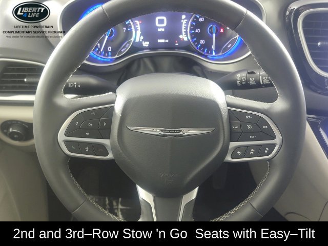 Used 2024 Chrysler Pacifica Touring-L FWD image 25