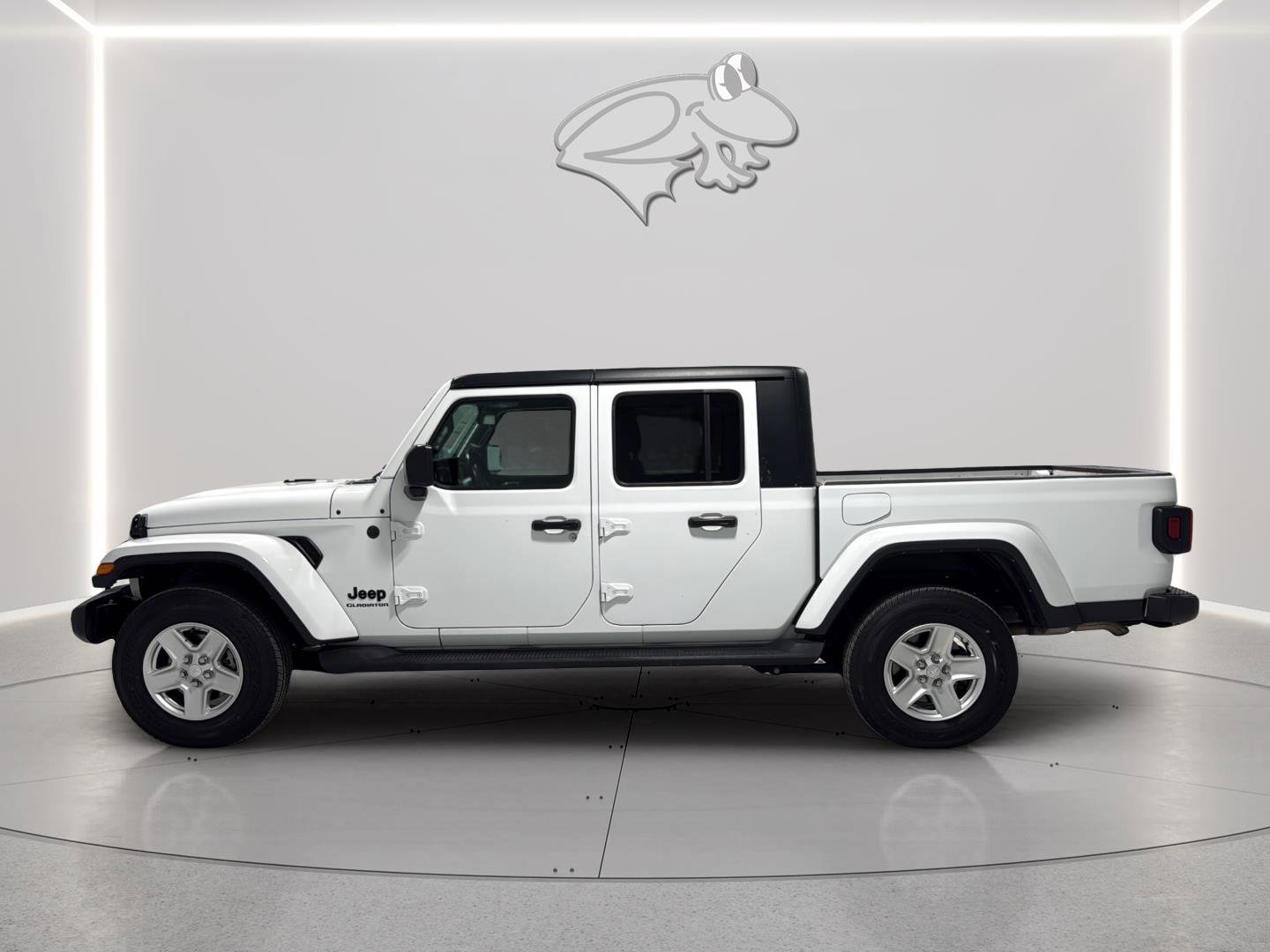 Used 2022 Jeep Gladiator Sport image 2