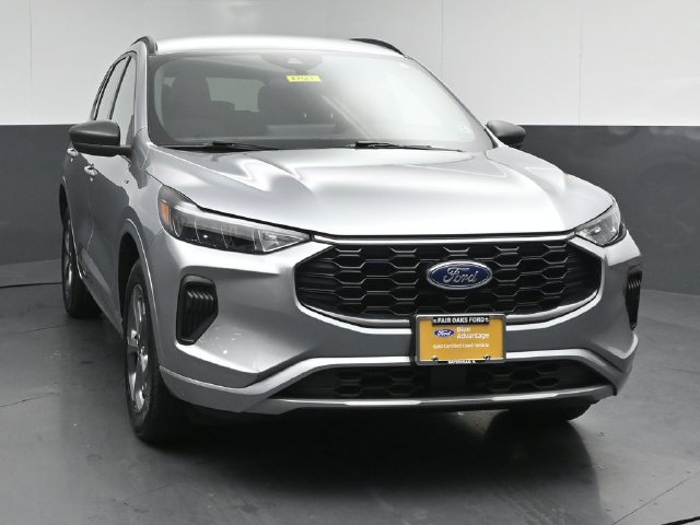 Certified 2024 Ford Escape ST-Line w/ Tech Pack #1 AWD/4WD image 2