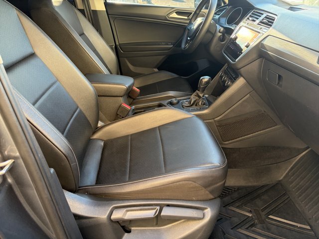Used 2021 Volkswagen Tiguan SE AWD/4WD image 19
