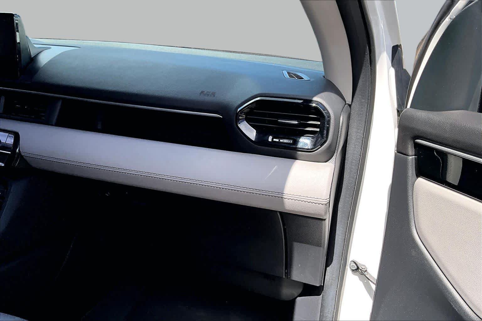 Used 2023 Honda Pilot Touring image 19