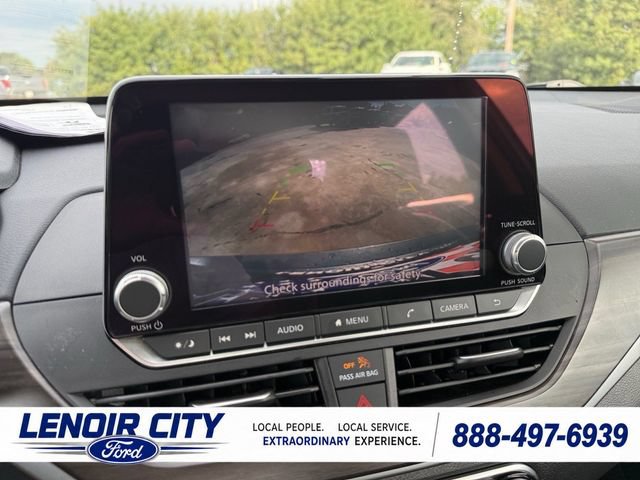 Used 2024 Nissan Altima 2.5 SV FWD image 24