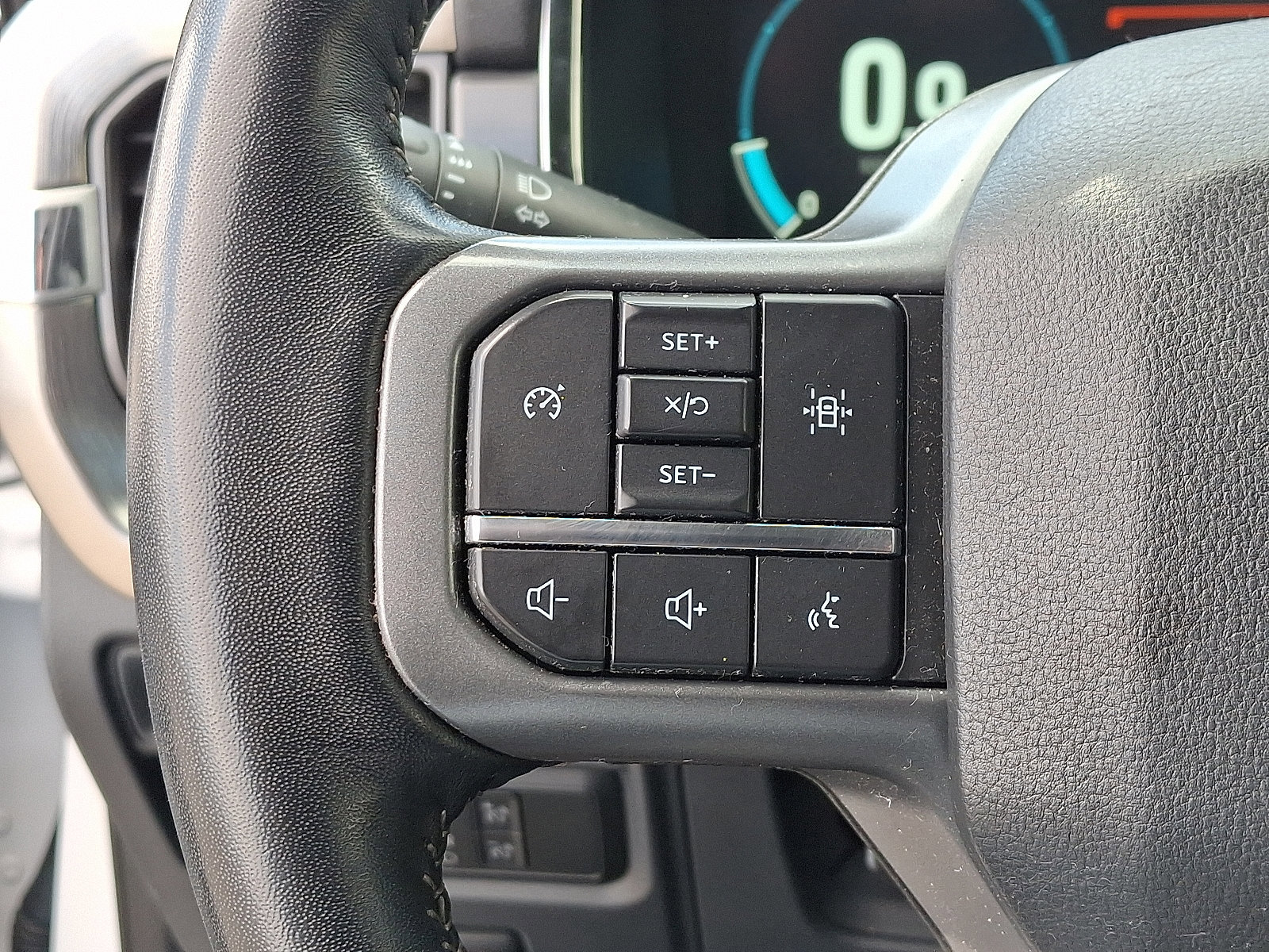 Certified 2022 Ford F150 Lariat w/ Equipment Group 501A Mid image 22