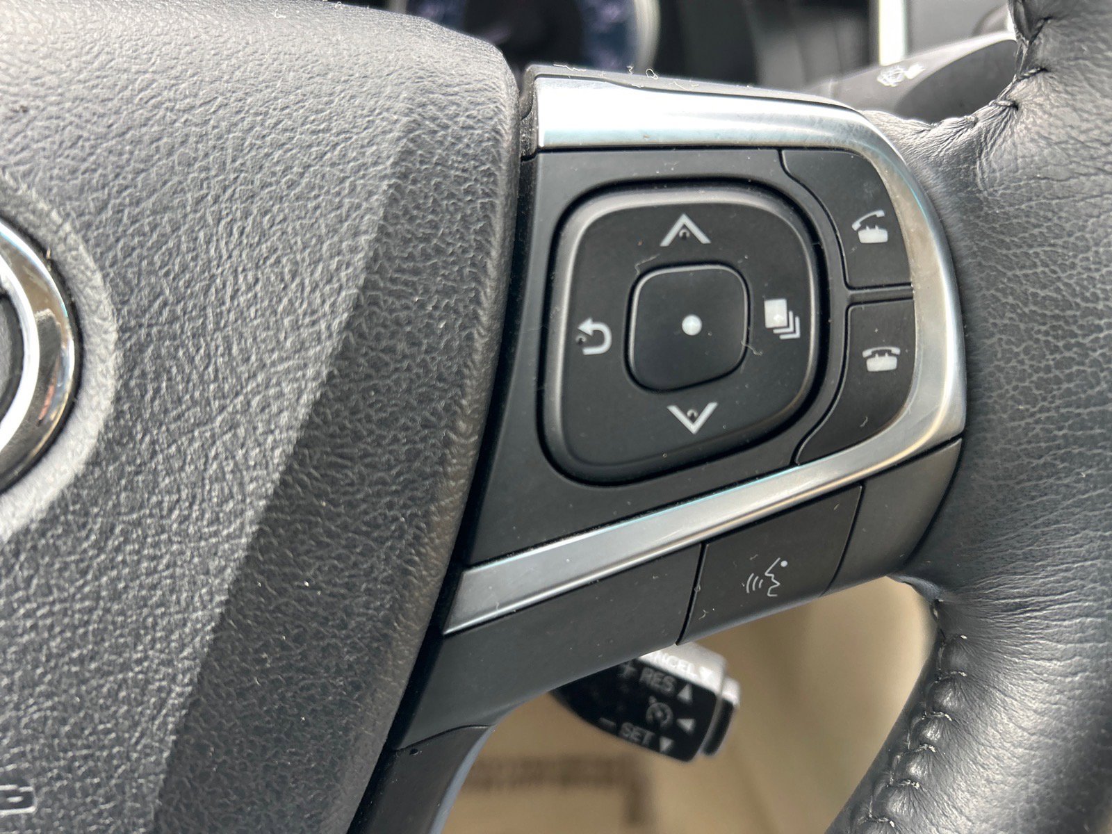 Used 2017 Toyota Camry XLE image 22