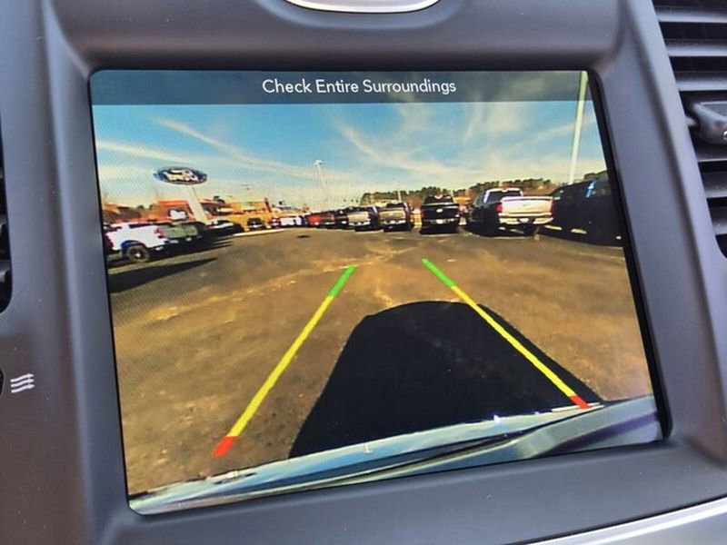 Used 2018 Chrysler 300 Limited w/ Safetytec Plus Group image 25