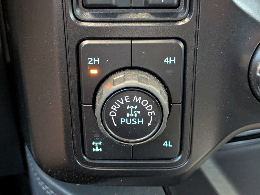 Certified 2026 Ford F350 Platinum w/ Tremor Off-Road Package AWD/4WD image 28
