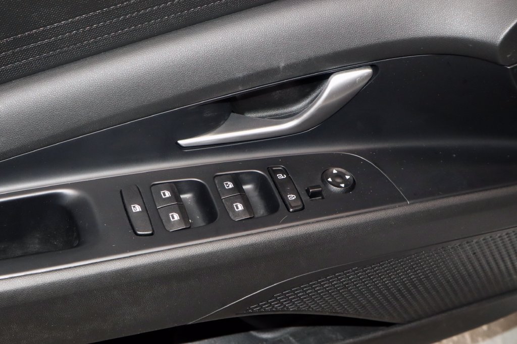Used 2022 Hyundai Elantra SEL FWD image 21