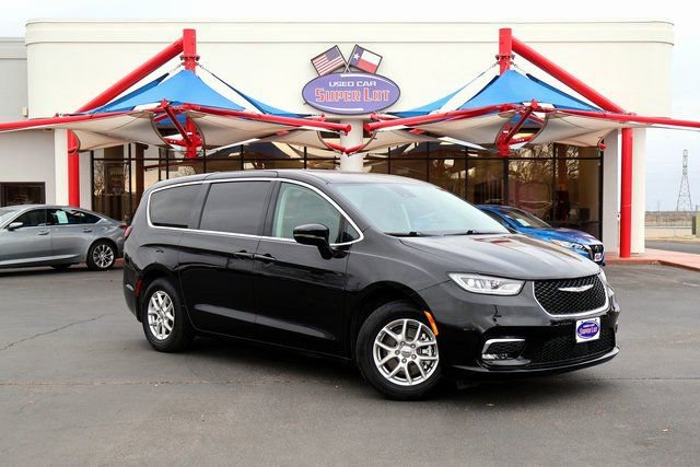 Used 2024 Chrysler Pacifica Touring-L image 1