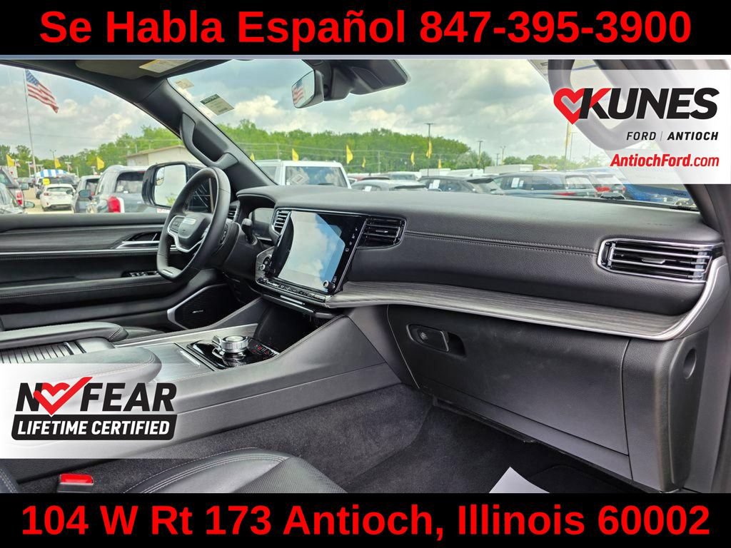 Used 2024 Jeep Wagoneer L Series II w/ Flexible Seating Group AWD/4WD image 39