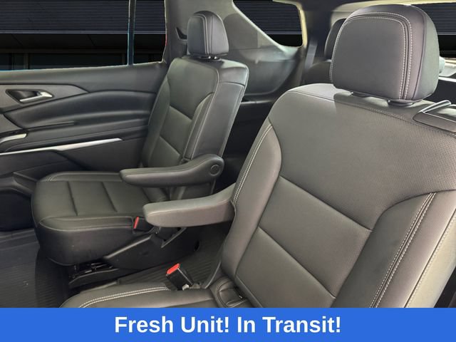 Used 2025 Chevrolet Traverse LT w/ Sun and Wheel Package FWD image 13