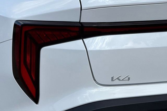 Used 2025 Kia K4 LXS image 28