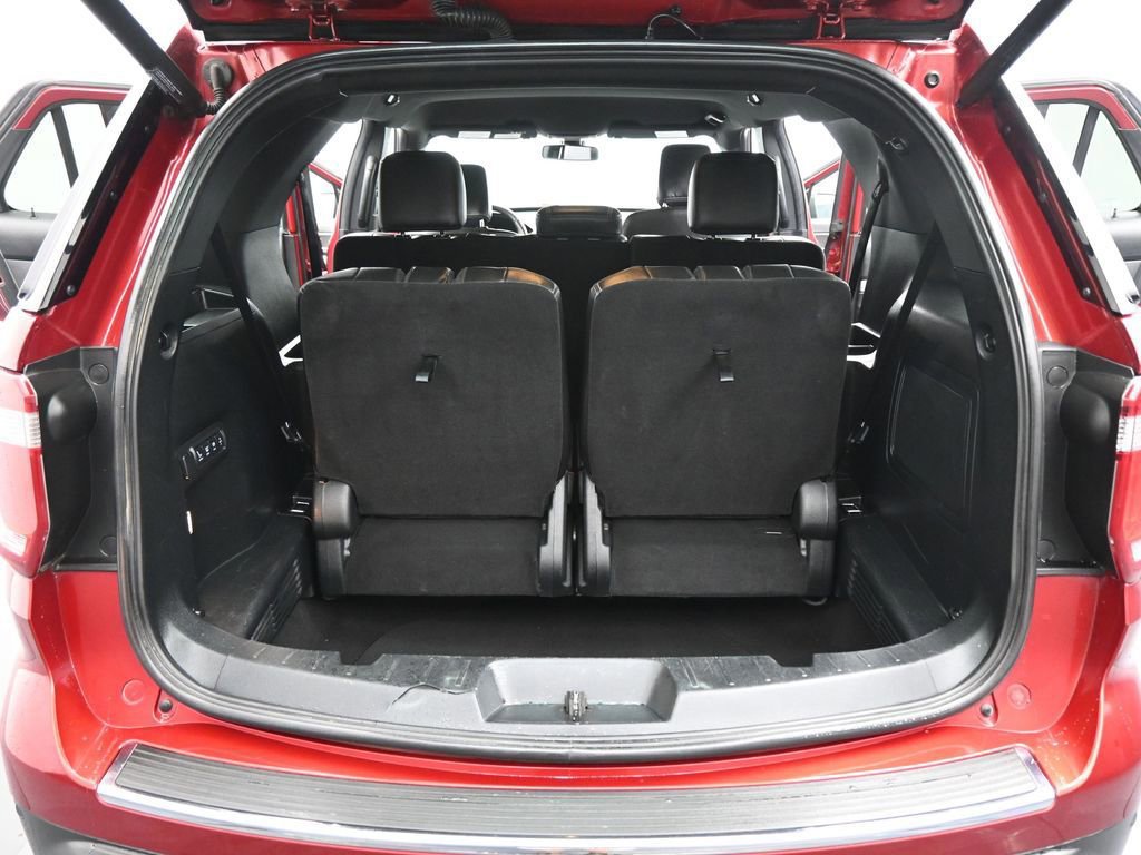 Certified 2018 Ford Explorer Limited w/ Ford Safe & Smart Package image 60
