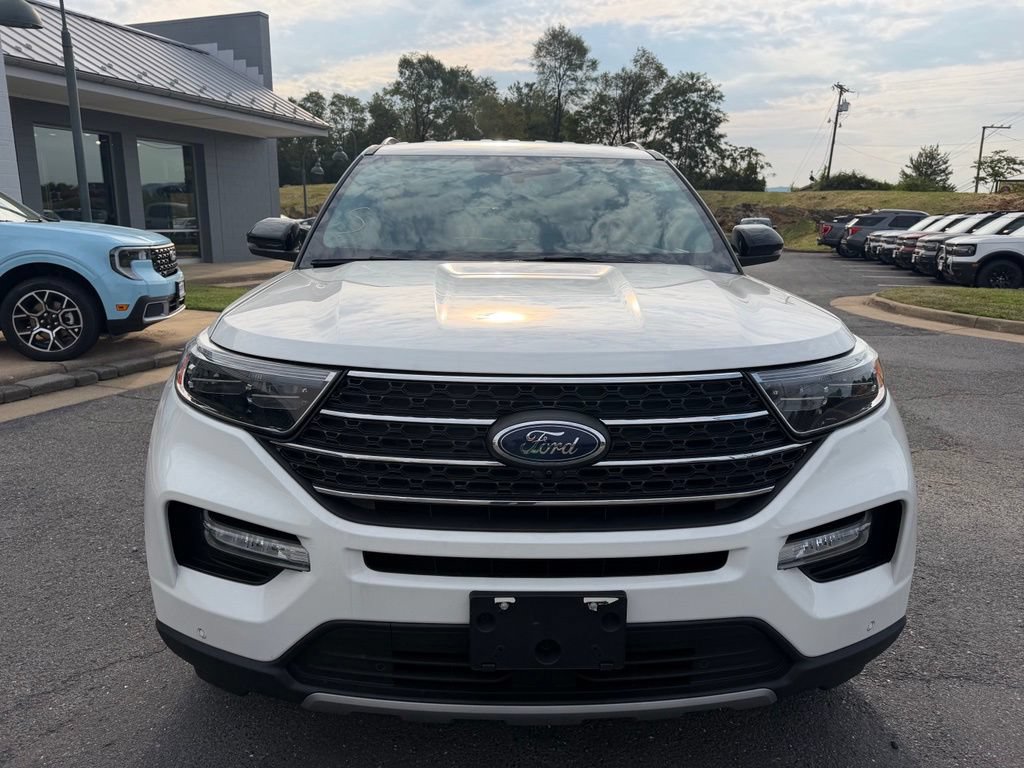 Certified 2022 Ford Explorer XLT w/ Equipment Group 202A AWD/4WD image 8