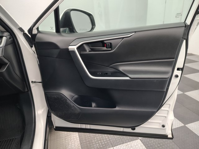 Used 2024 Toyota RAV4 LE AWD/4WD image 23