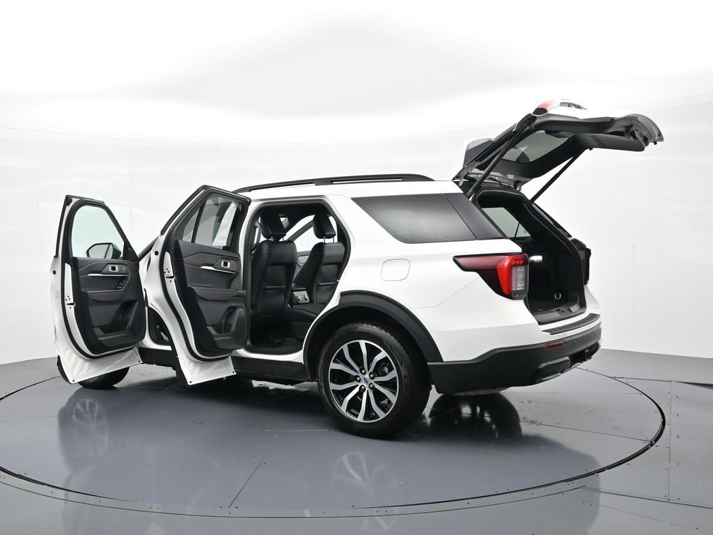 Certified 2025 Ford Explorer ST-Line AWD/4WD image 27