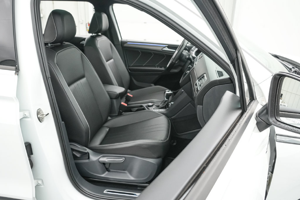 Used 2023 Volkswagen Tiguan SE R-Line AWD/4WD image 22