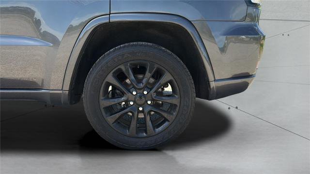 Used 2020 Jeep Grand Cherokee Altitude AWD/4WD image 23