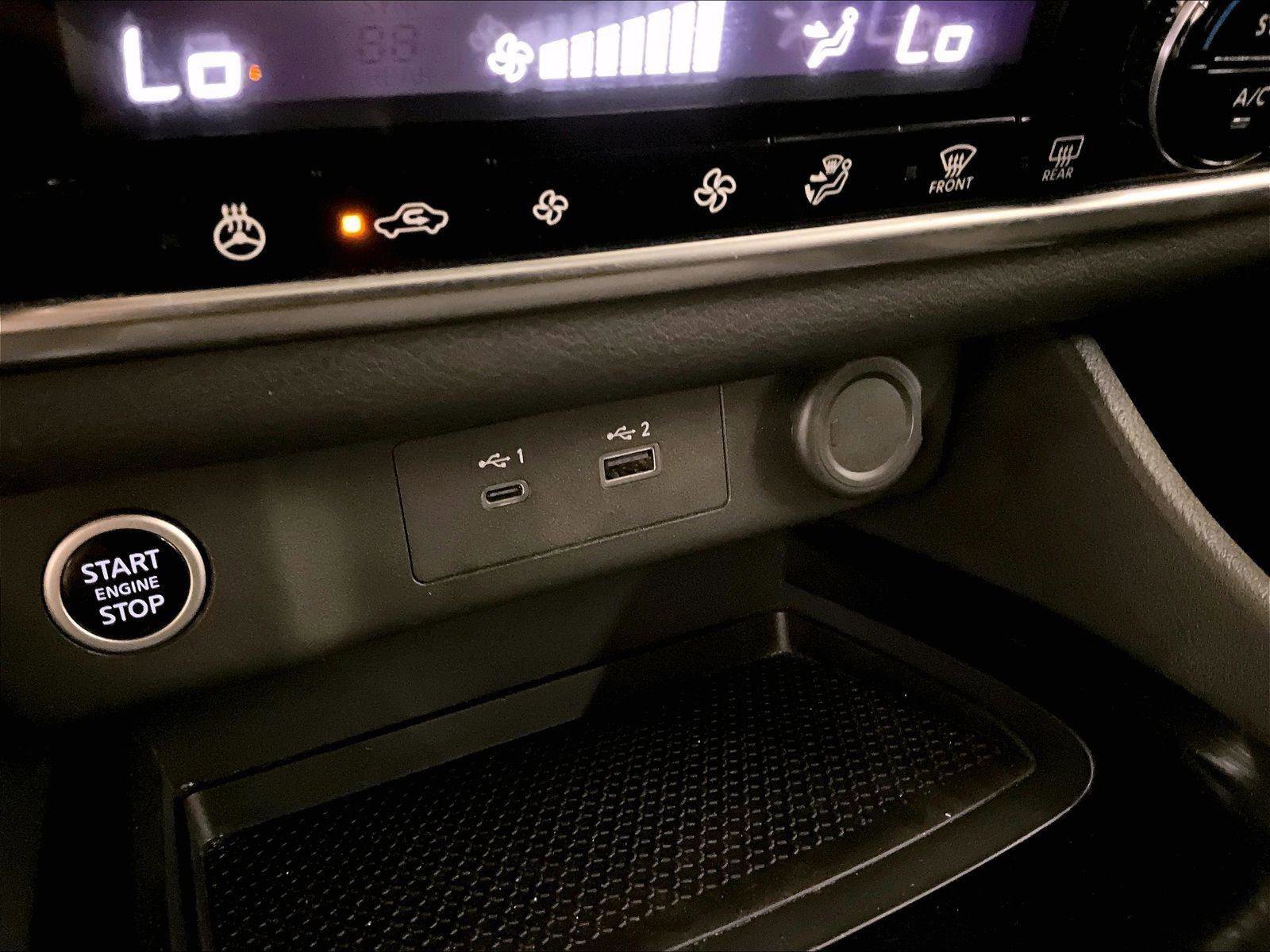 Used 2023 Nissan Rogue SV w/ SV Premium B Package image 31