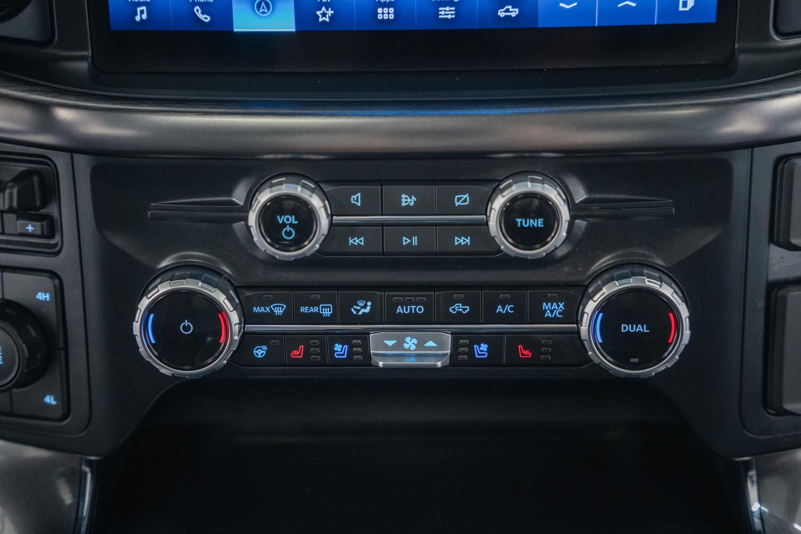 Certified 2023 Ford F150 Lariat w/ Equipment Group 502A High image 32