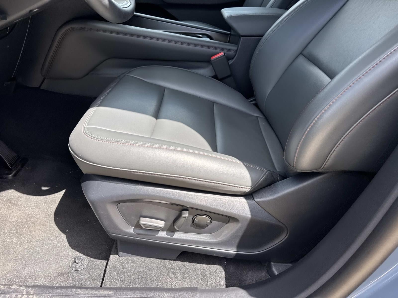Certified 2026 Ford Explorer Active w/ Active Comfort Package RWD image 16
