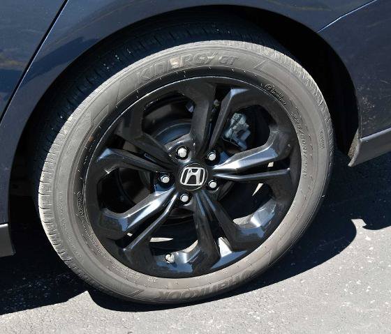 Used 2025 Honda Accord SE image 32