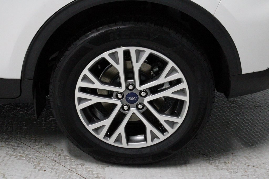 Certified 2022 Ford Escape SEL image 9