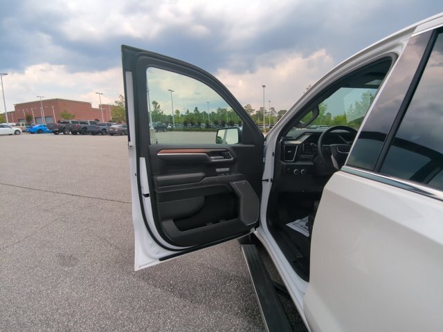Used 2024 GMC Sierra 1500 Denali w/ Denali Reserve Package AWD/4WD image 13