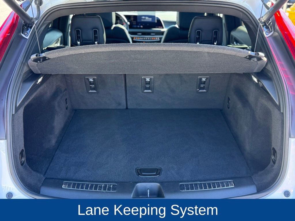 Used 2024 Cadillac XT4 Premium Luxury image 7