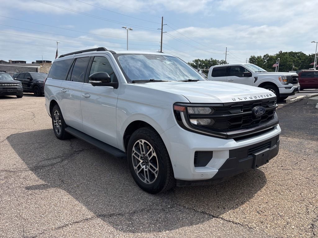 Certified 2025 Ford Expedition Max Active AWD/4WD image 1