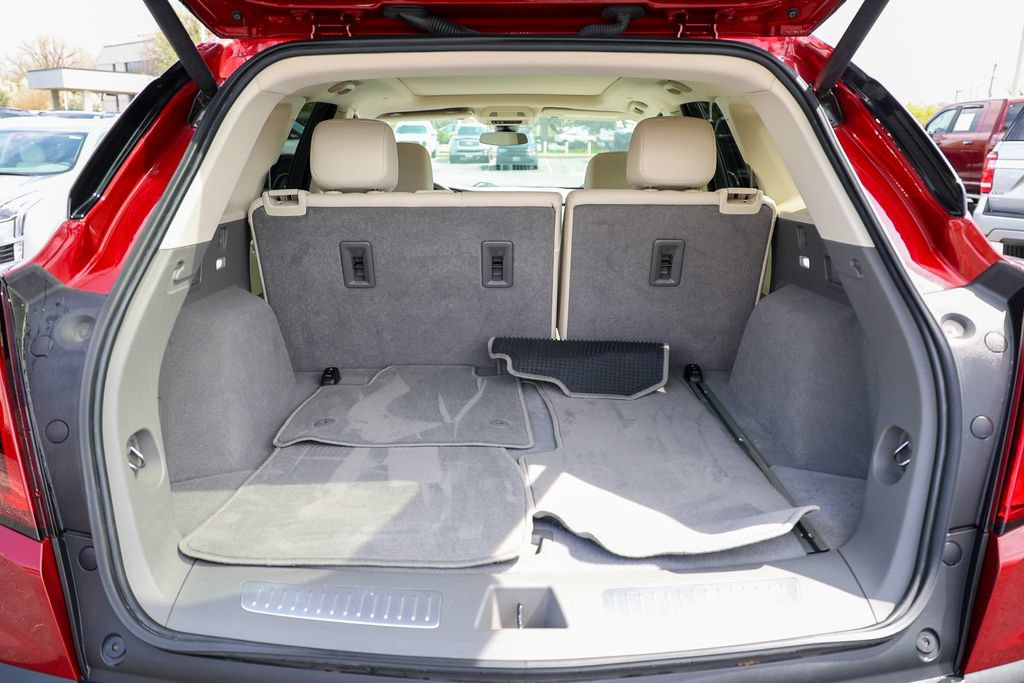 Used 2021 Cadillac XT5 Premium Luxury w/ LPO, Floor Liner Package AWD/4WD image 40