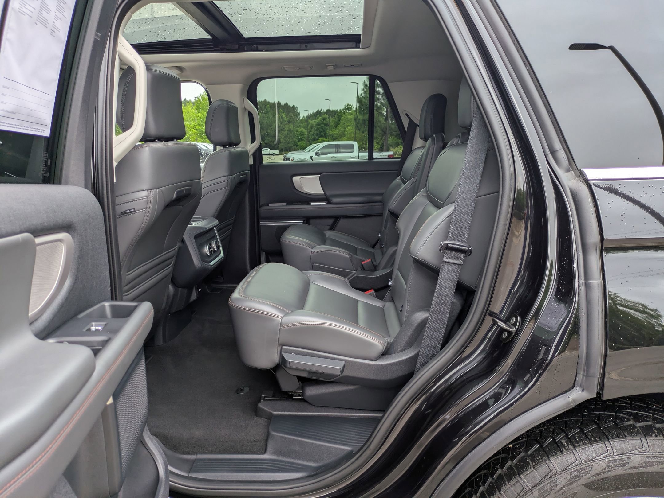Certified 2025 Ford Expedition Active AWD/4WD image 27